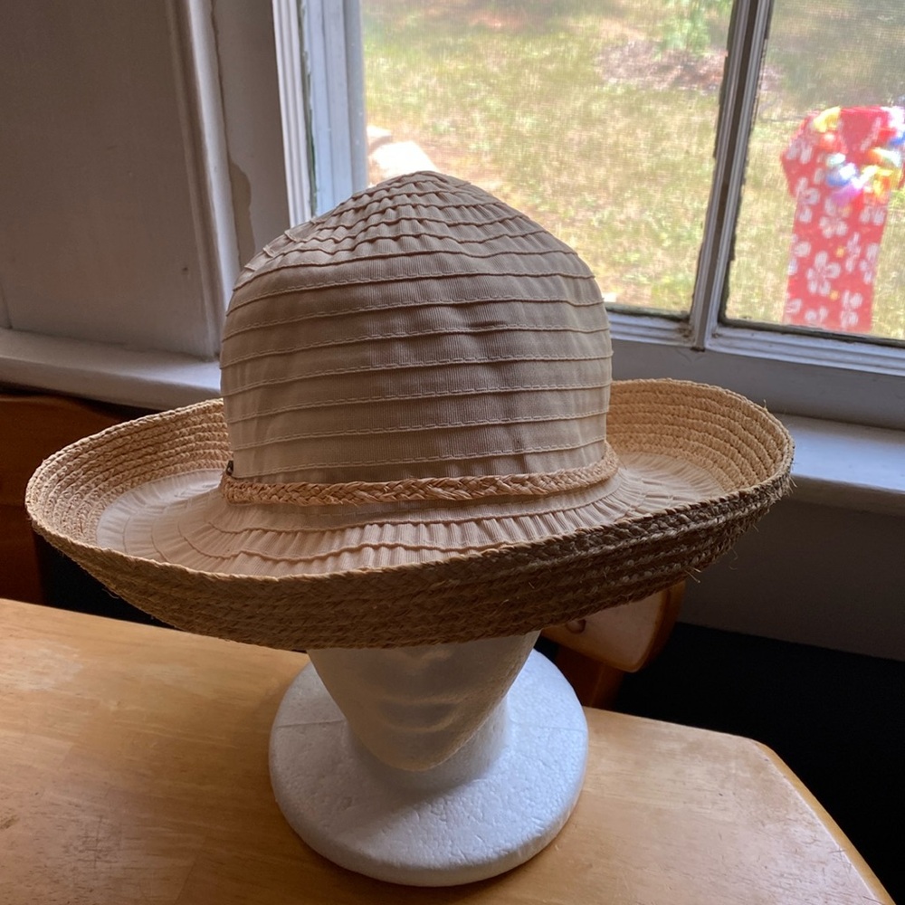 Scala Summer Hat In Great Condition Like New - image 1